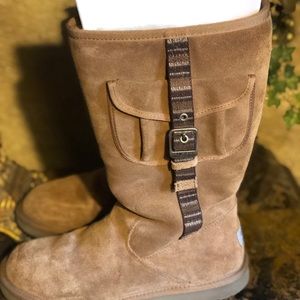 UGG BOOTS SIZE 6